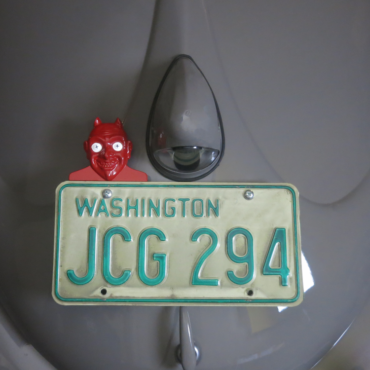 Snotty Devil Thumb Nose License Plate Topper – Cast Iron Metal, Custom Car/Truck