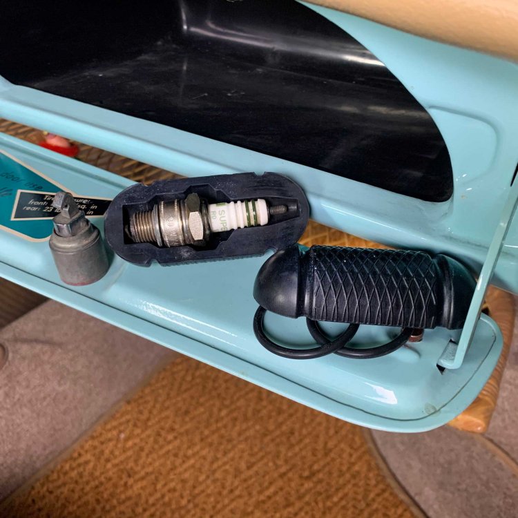 High Impact Rubber Spark Plug Holder for Bosch NGK Champion Motorcraft