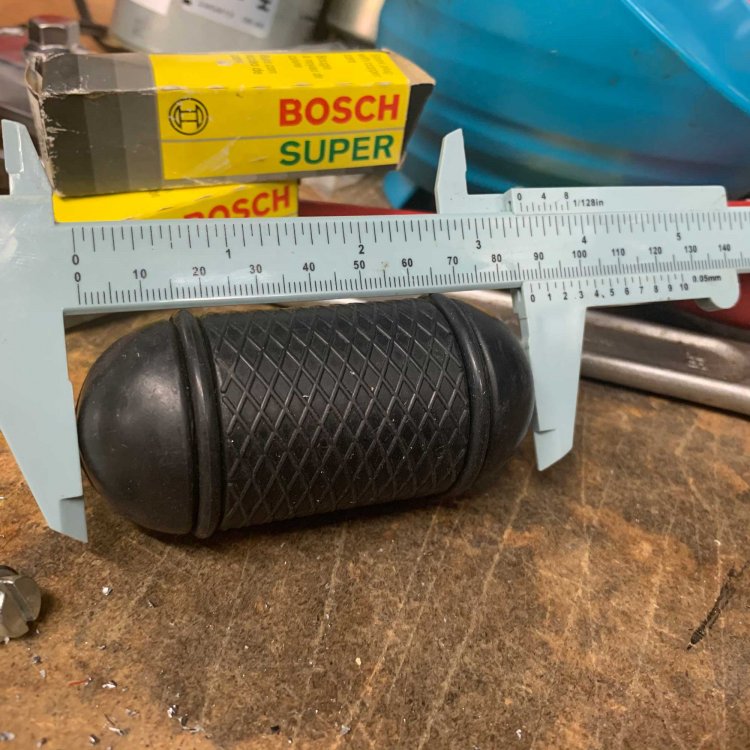 High Impact Rubber Spark Plug Holder for Bosch NGK Champion Motorcraft